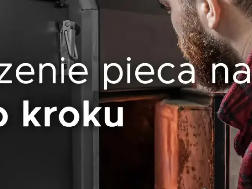 Mężczyzna w kratę pochyla się nad otwartym piecem na pellet, by dowiedzieć się, jak czyścić piec na pellet krok po kroku.